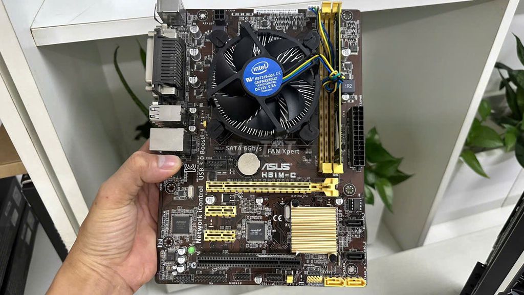 Combo like new Asus h81 i5 4590 8g bh6th