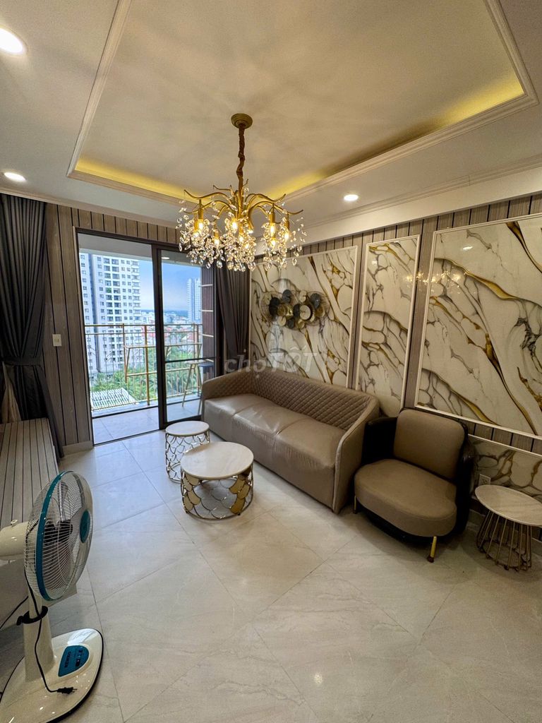 Срочная аренда Saigon South, 2 спальни, 2 санузла, 75м², премиум-мебель