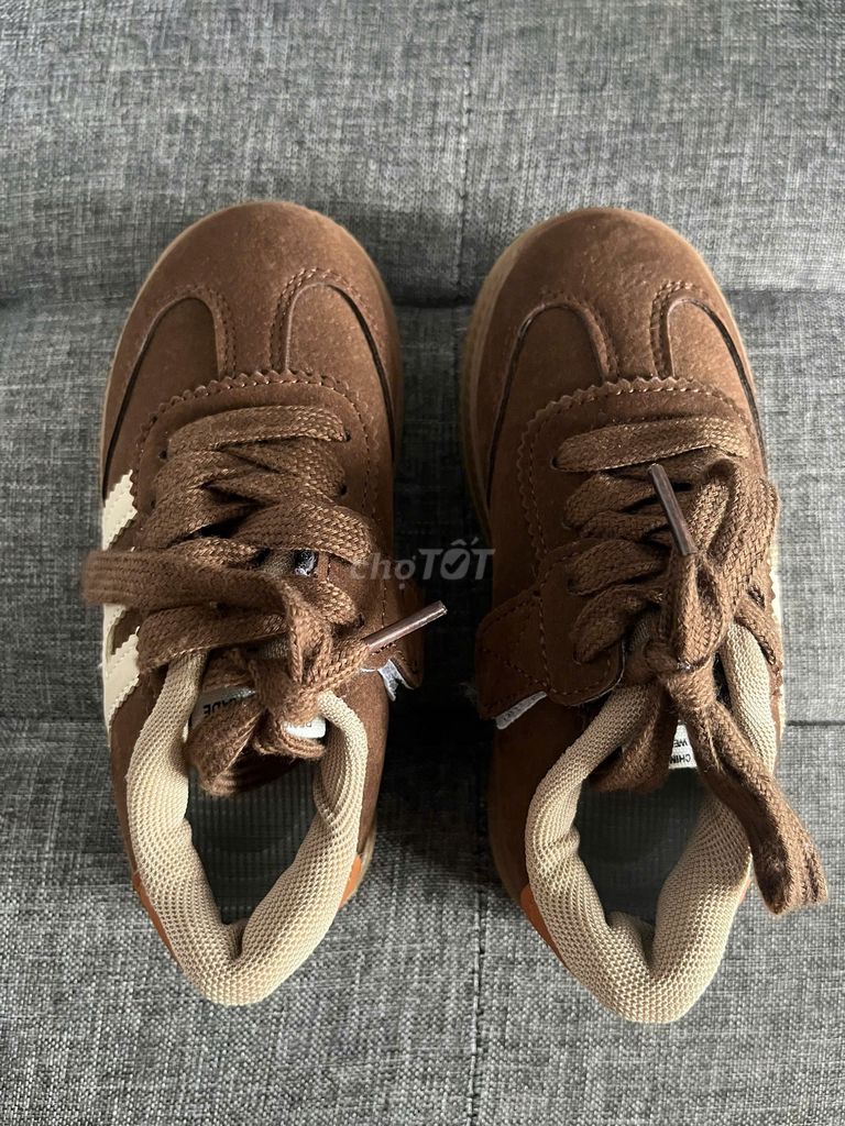 Giày thể thao Unisex Nâu Đế chống trượt. Mua bán Mẹ và bé tại Quận Tân Phú Tp Hồ Chí Minh được đăng bởi 2hand luxury hình 1