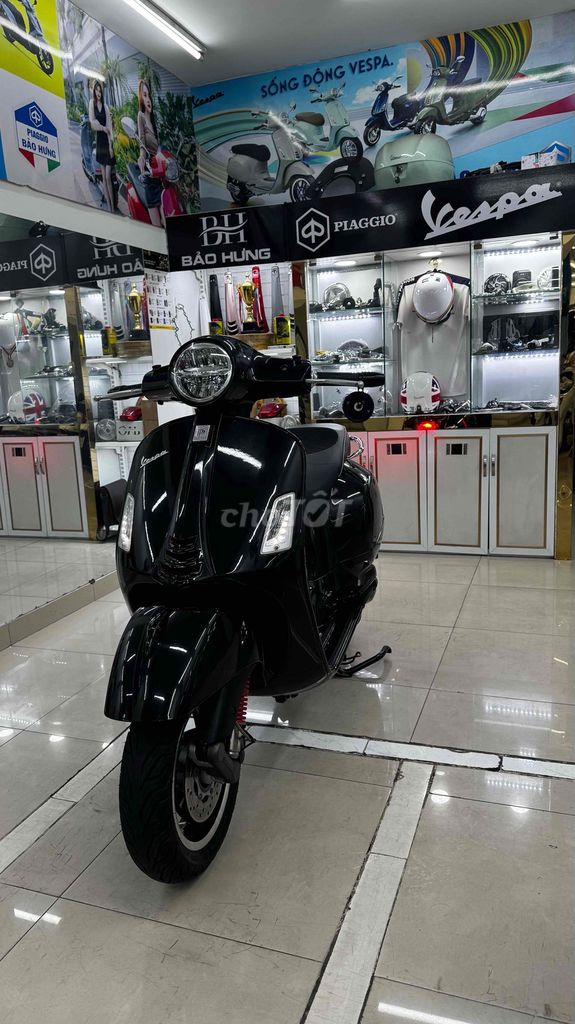 Vespa Gts 150 mẫu mới chính chủ BS Quận 1. Mua bán Xe máy tại Quận Phú Nhuận Tp Hồ Chí Minh được đăng bởi VESPA  PIAGGIO BẢO HƯNG Vespa cũ trả góp  hình 9