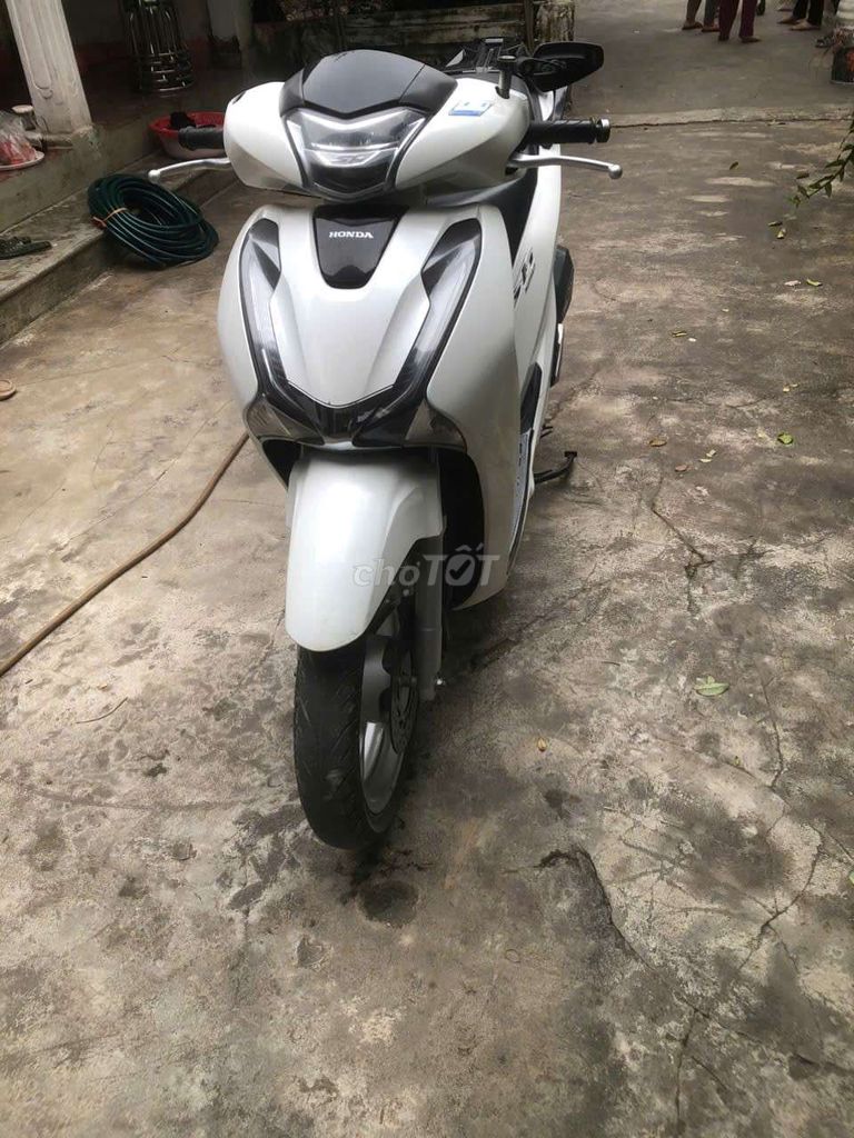 Honda SH màu Trắng bien 1995. Mua bán Xe máy tại Huyện Mỹ Đức Hà Nội được đăng bởi Hải hình 3