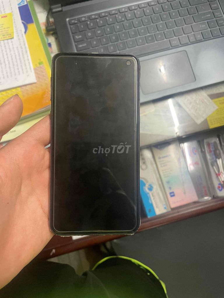 Cần bán samsung galaxy s10e. Mua bán Điện thoại tại Thành phố Mỹ Tho Tiền Giang được đăng bởi Nguyen Thanh Cong hình 1