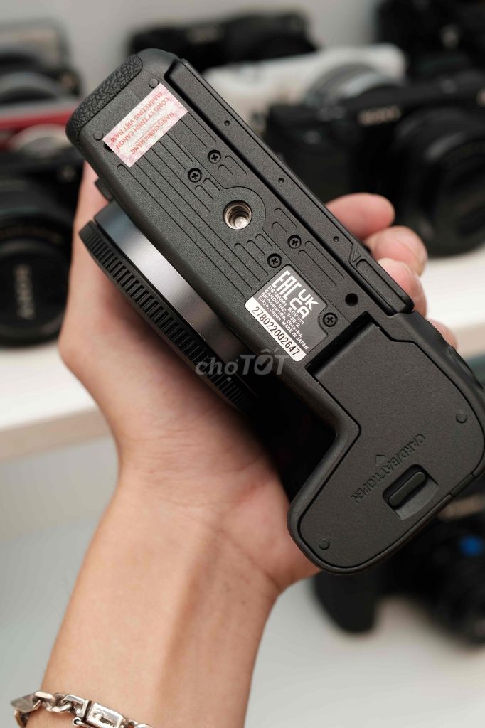 Máy ảnh Canon EOS RP Đen. Mua bán Máy ảnh, Máy quay tại Quận 1 Tp Hồ Chí Minh được đăng bởi Thành Công hình 1