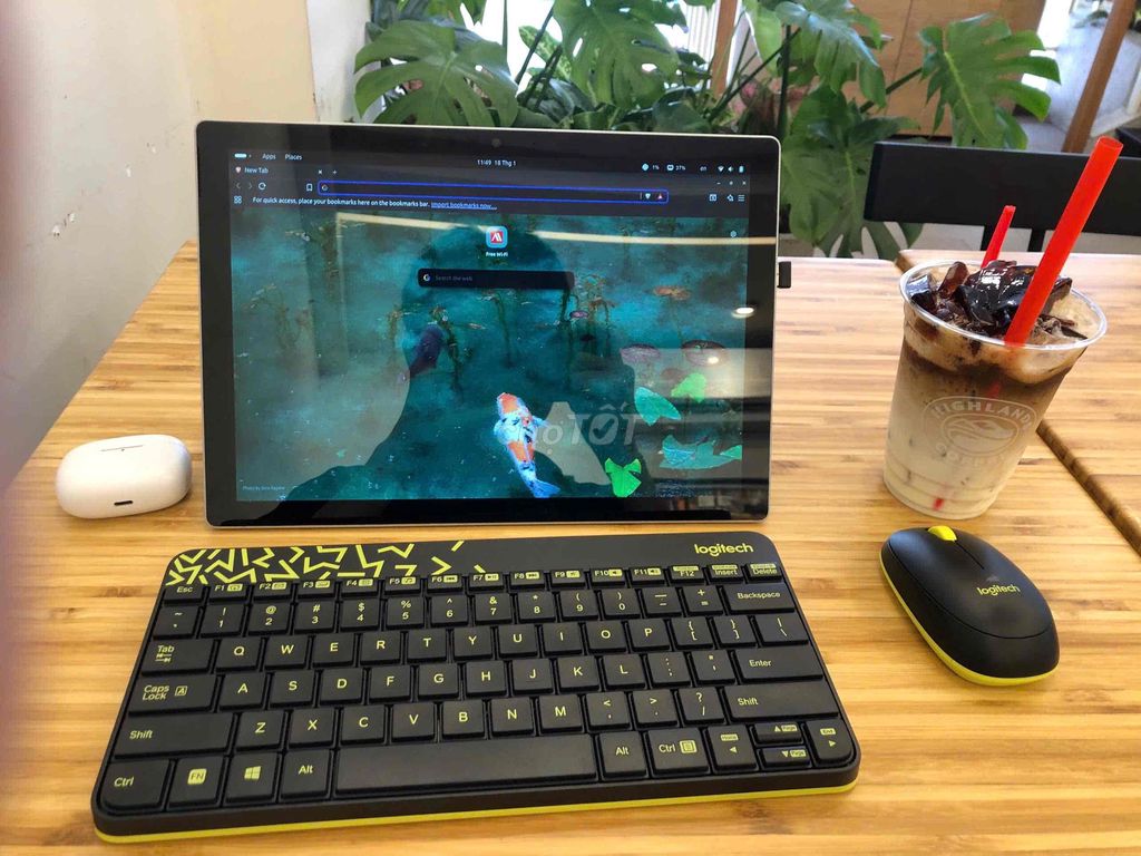 Microsoft Surface Pro 5 i5 8GB/256GB/LTE. Mua bán Máy tính bảng tại Quận Gò Vấp Tp Hồ Chí Minh được đăng bởi Nghiep Nguyen Hoang hình 1
