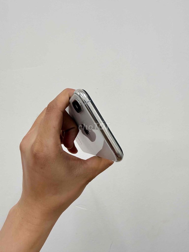 iPhone Xs 64GB Trắng Like New 99%. Mua bán Điện thoại tại Quận Đống Đa Hà Nội được đăng bởi Tùng Táo Hanoi Mobile hình 1