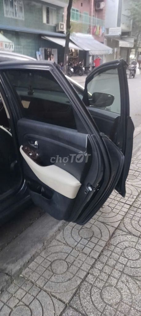 KIA RONDO 2016 Số tự động Đen. Mua bán Ô tô tại Quận 6 Tp Hồ Chí Minh được đăng bởi A Zon hình 6