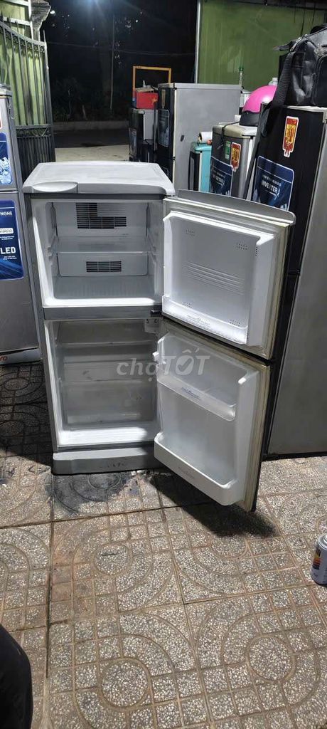 Tủ lạnh Sanyo Inverter 140 lít. Mua bán Tủ lạnh tại Thành phố Thủ Đức Tp Hồ Chí Minh được đăng bởi Phước Lê hình 1