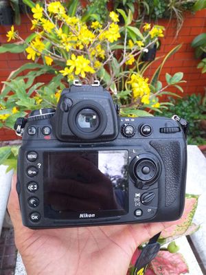 Thanh lý bộ máy ảnh Nikon D700 lens 18/35 ED