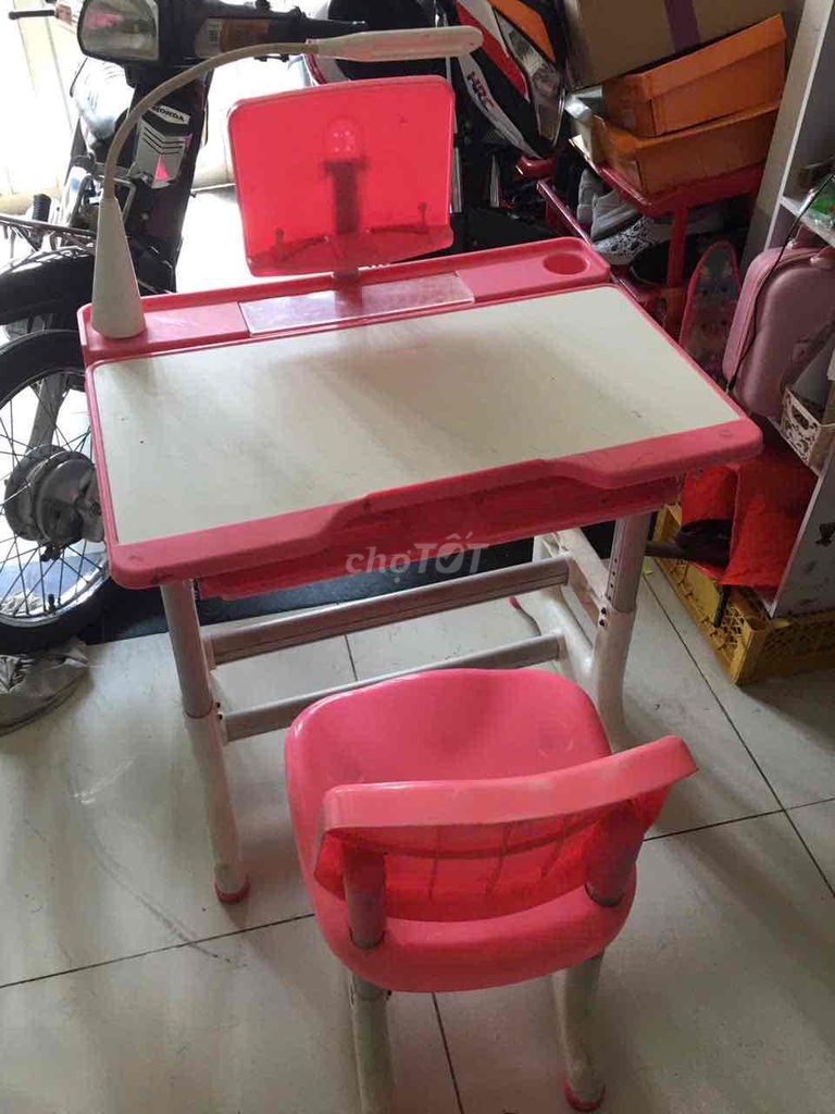 Bàn học sinh tiểu học chống gù lưng. Mua bán Bàn ghế tại Thành phố Thủ Đức Tp Hồ Chí Minh được đăng bởi Cọp con hình 1