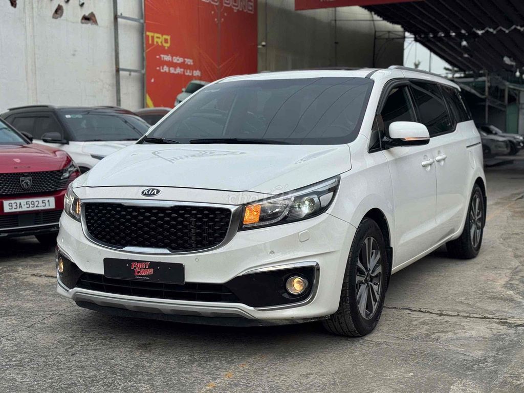 KIA Sedona 2.2 DATH 2017 отличный автомобиль в оригинале без дефектов