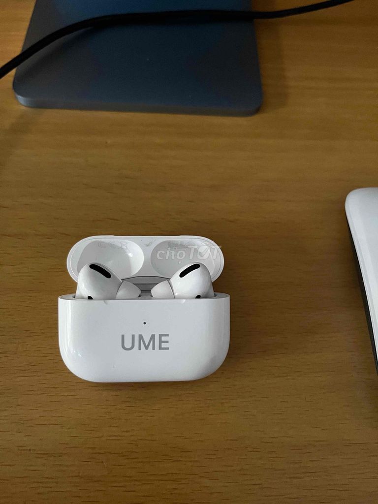 Airpods pro 1  ( UME là chữ khắc lazer ). Mua bán Tivi, Âm thanh tại Thành phố Biên Hòa Đồng Nai được đăng bởi DIY HOME hình 1