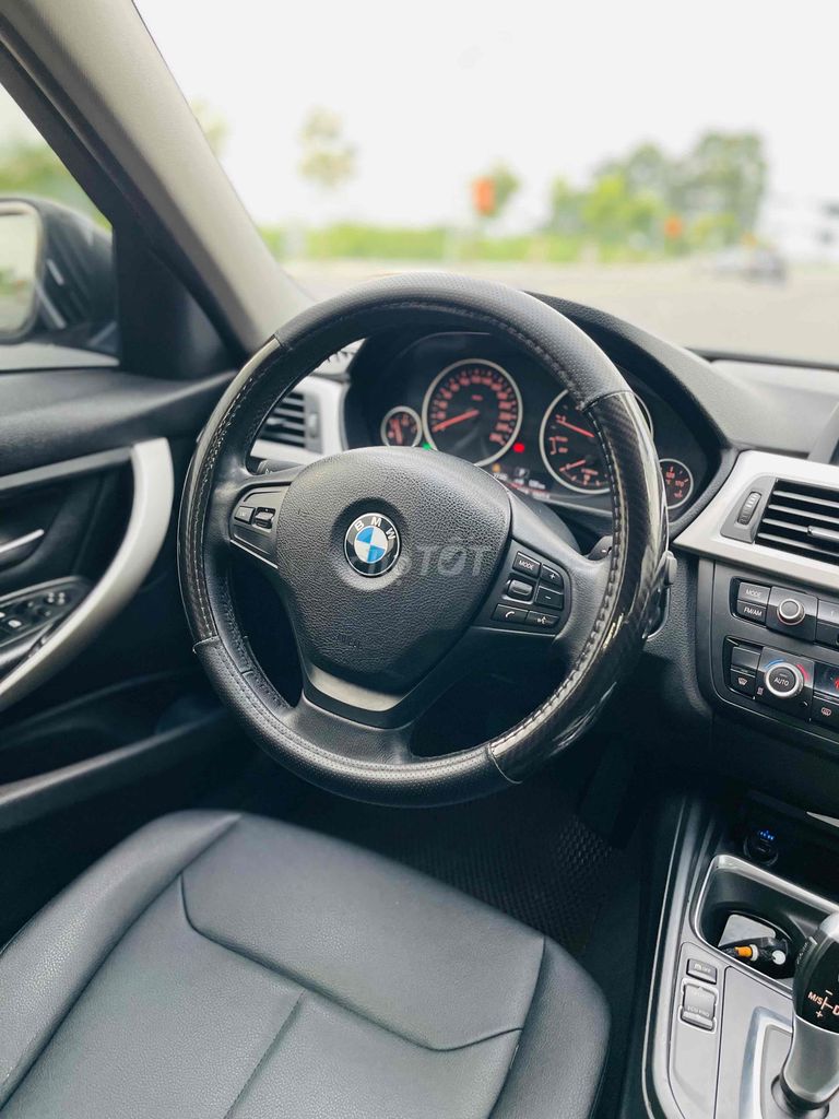 BMW 3 Series model 2013 320i - chất đẹp. Mua bán Ô tô tại Huyện Bình Chánh Tp Hồ Chí Minh được đăng bởi Bi Auto hình 13