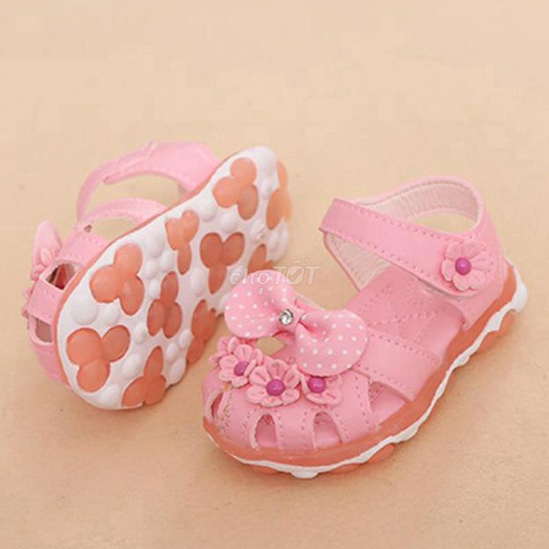 0902938662 - Giày sandal có đèn cho bé gái 1-6 tuổi (G004)