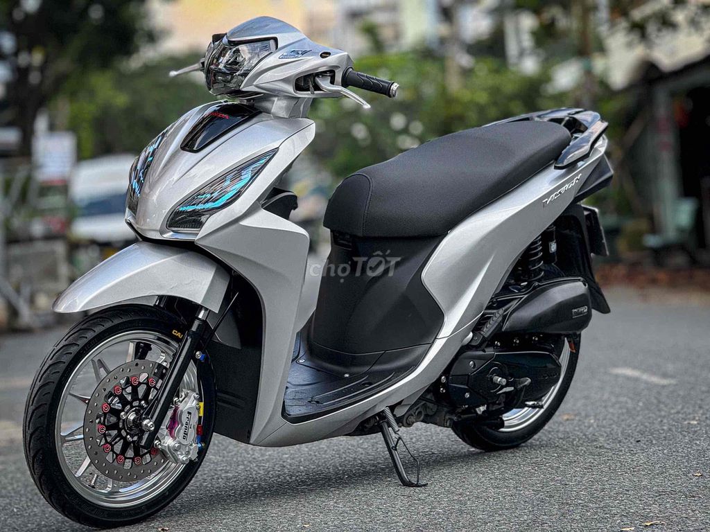 vison 2017 full kiễng bstp 9chủ nợ xấi trả 50% ạ. Mua bán Xe máy tại Quận Bình Tân Tp Hồ Chí Minh được đăng bởi Xe Máy Qúy Le hình 1