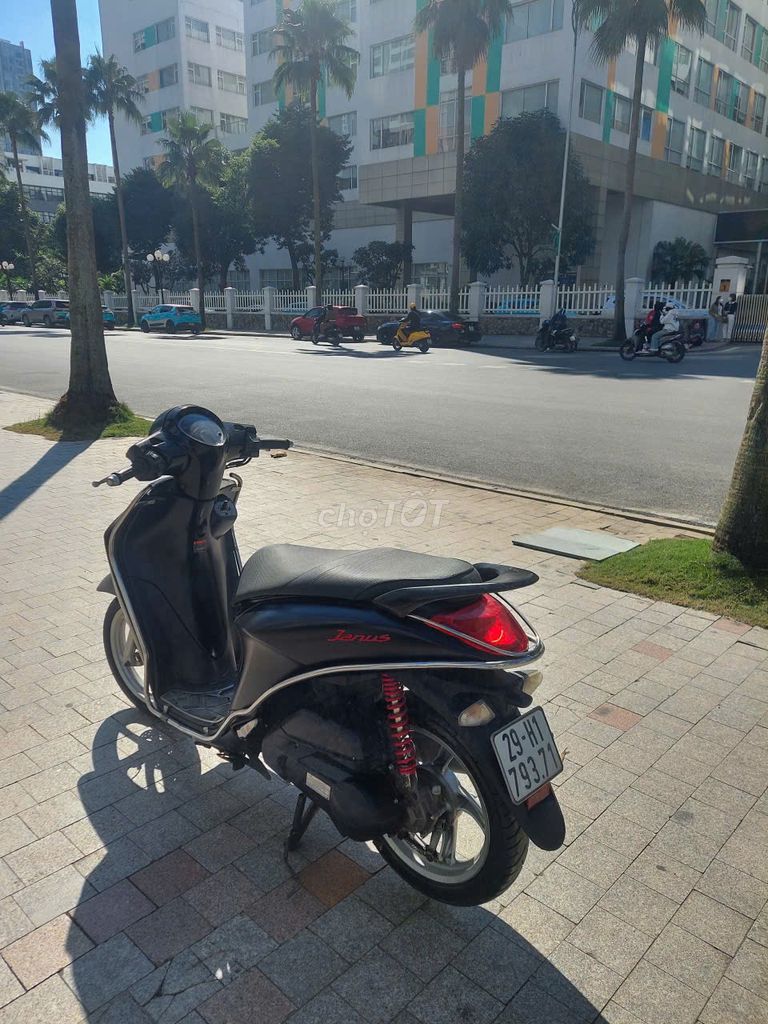Bán xe Yamaha Janus mầu đen nhám chính chủ. Mua bán Xe máy tại Quận Hoàng Mai Hà Nội được đăng bởi Lê văn tình hình 5