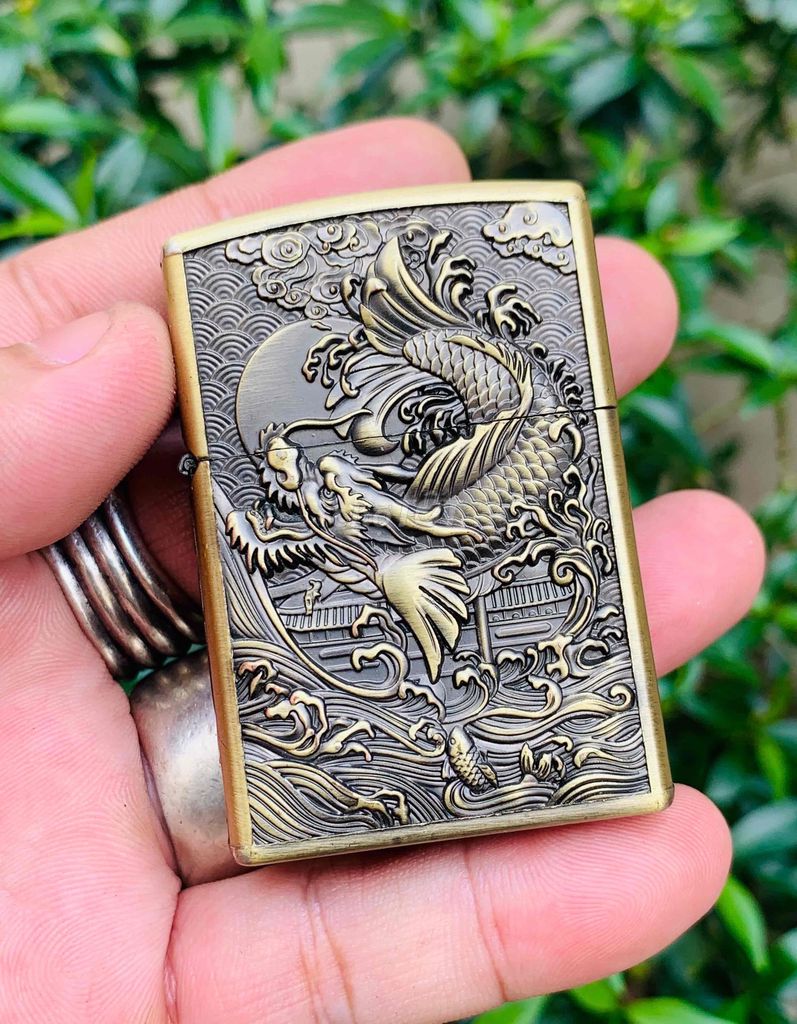 Bật lửa Chạm nổi 5 mặt. Mua bán Đồ sưu tầm, đồ cổ tại Quận 10 Tp Hồ Chí Minh được đăng bởi Nguyễn Tú hình 1
