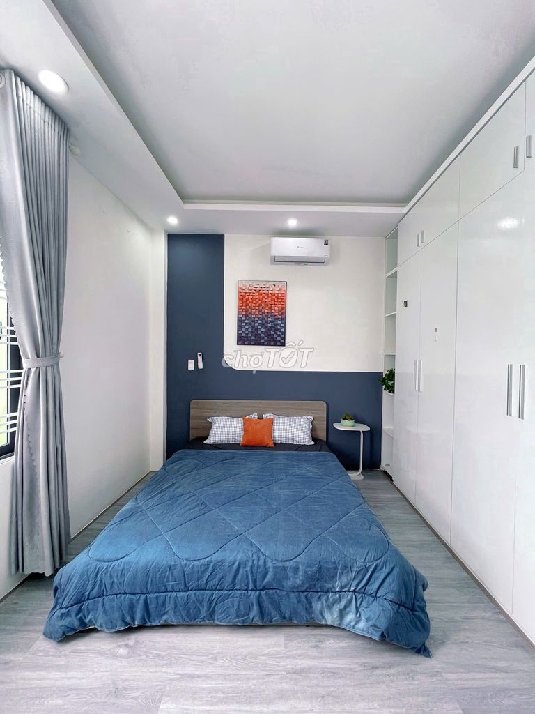 Cần cho thuê căn hộ 81m2 2 pn ngay sân bay