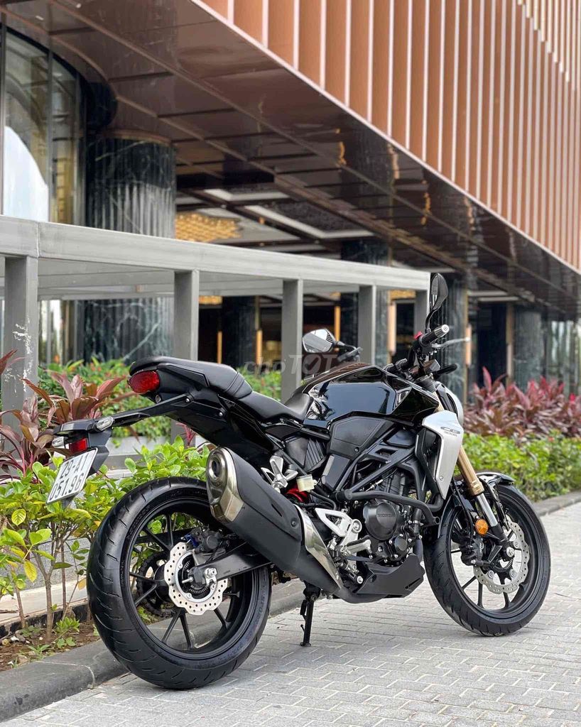 Honda CB 300R 2022. Mua bán Xe máy tại Quận Cầu Giấy Hà Nội được đăng bởi Tuấn Việt Motor hình 3