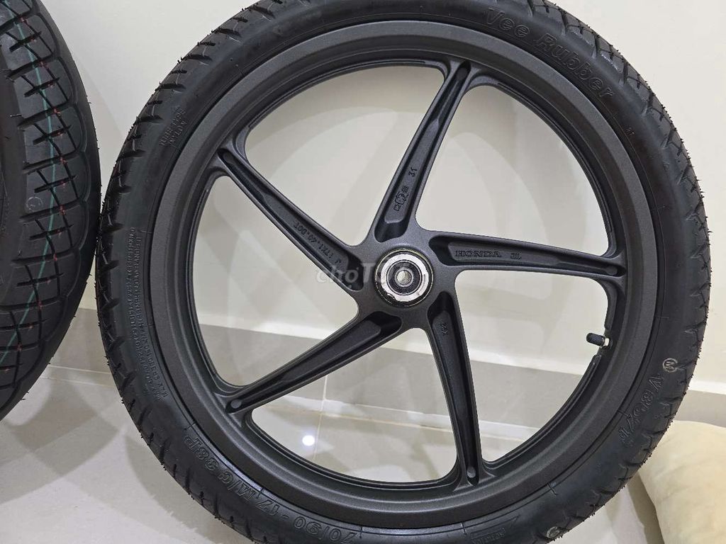 Cần bán cặp bánh mâm luôn vỏ ruột của future led. Mua bán Phụ tùng xe tại Thành phố Long Khánh Đồng Nai được đăng bởi Lâm hình 4