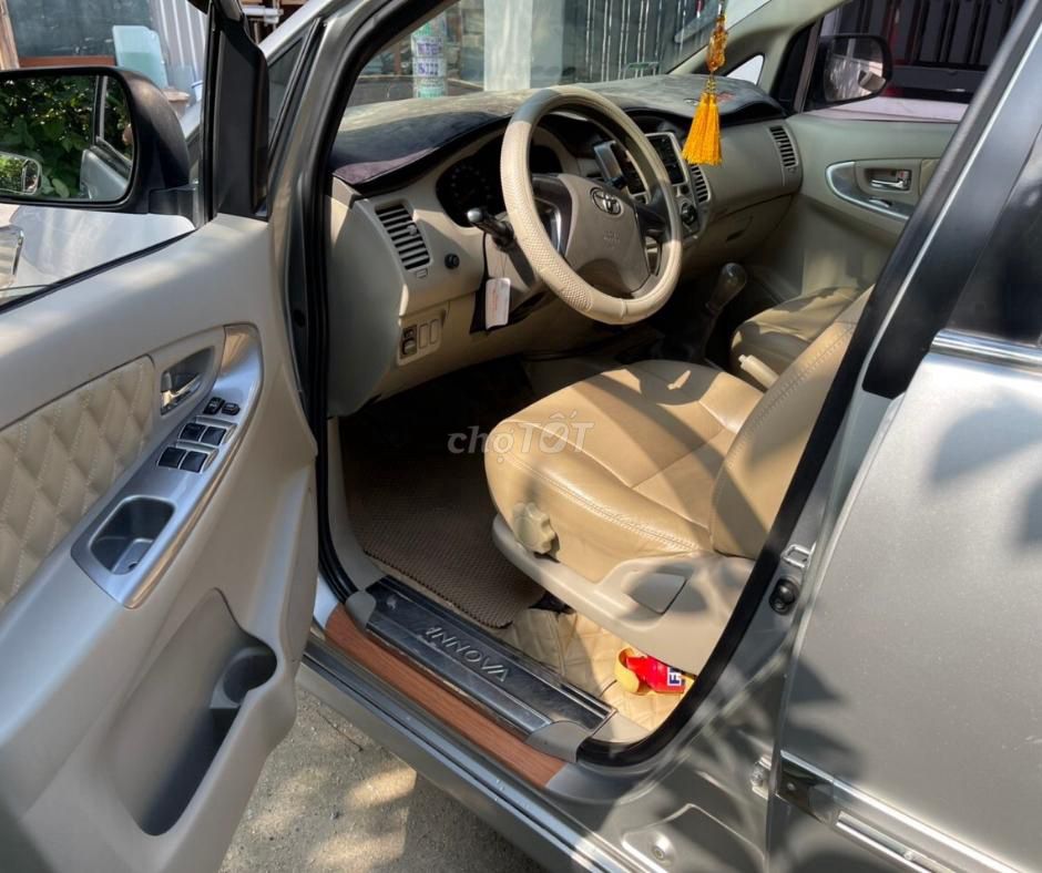 Innova 2015 số sàn màu bạc. Mua bán Ô tô tại Quận 12 Tp Hồ Chí Minh được đăng bởi Quang hình 4