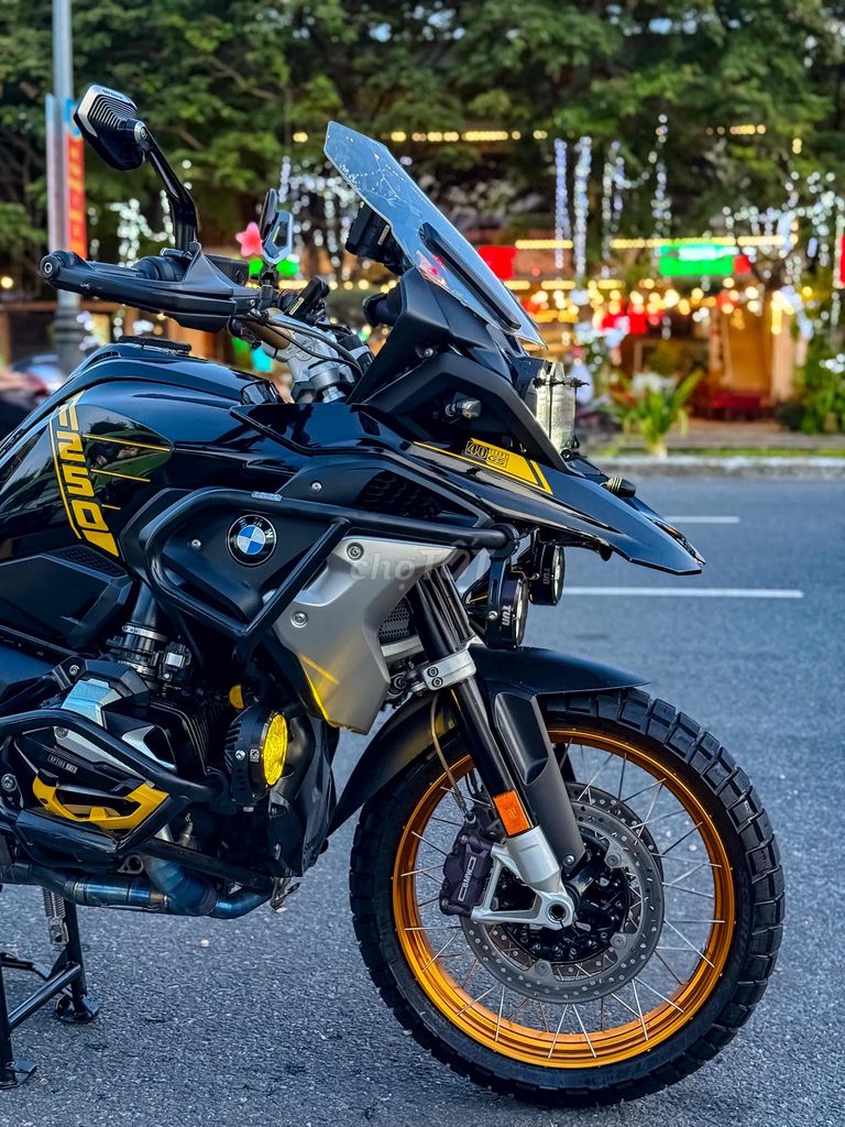 GS 1250 bản Kỉ Niệm 40th. Mua bán Xe máy tại Quận Hải Châu Đà Nẵng được đăng bởi Thái Hoàng Phi Linh hình 5