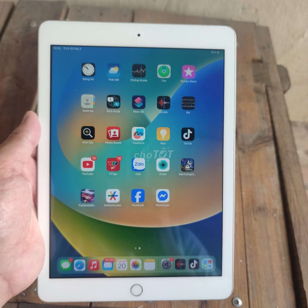 Apple iPad Gen 5 32GB Bạc. Mua bán Máy tính bảng tại Quận Hai Bà Trưng Hà Nội được đăng bởi Bùi Tuy MobileLaptop hình 1