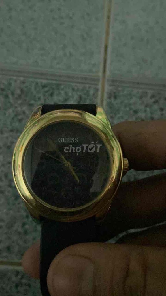 Đồng hồ nữ Guess đẹp, kính xước nhẹ. Mua bán Thiết bị đeo thông minh tại Huyện Bến Lức Long An được đăng bởi Dung Anh hình 1