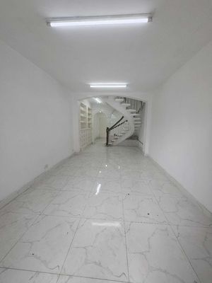 Аренда · 7 комн. · 36 м² · Quận 10, ул. Đường Ngô Quyền