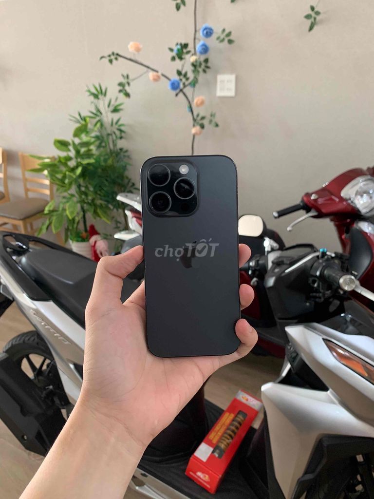 Apple iPhone 16 Pro Đen. Mua bán Điện thoại tại Huyện Phú Tân An Giang được đăng bởi Đại Thành Đạt hình 1