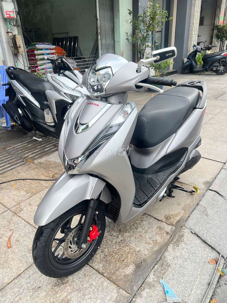 Honda Lead 2023 Серебристый Б/у