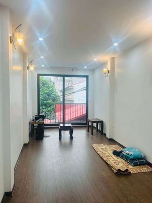 Nhà phố 19 m² · 2 PN · Phố Hào Nam