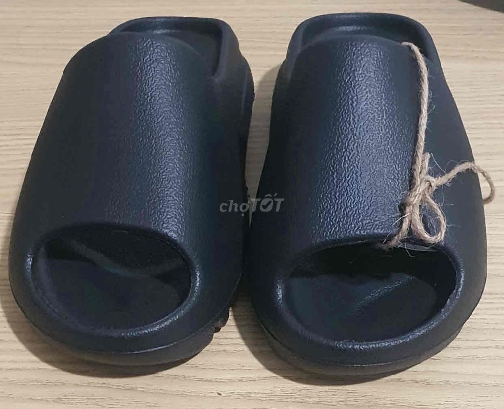 Dép đúc cao su đen size 39/40. Mua bán Giày dép tại Thành phố Mỹ Tho Tiền Giang được đăng bởi Nguyễn Quang Bình hình 1