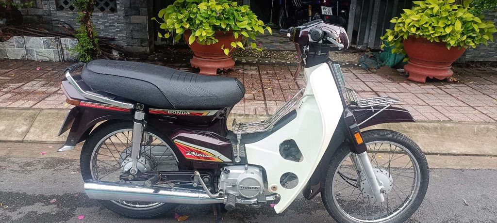 Honda Dream thái zin nguyên đẹp bstp ngay chủ