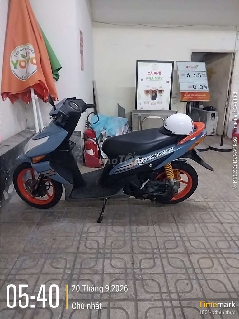 Honda Click серо-зелёный скутер