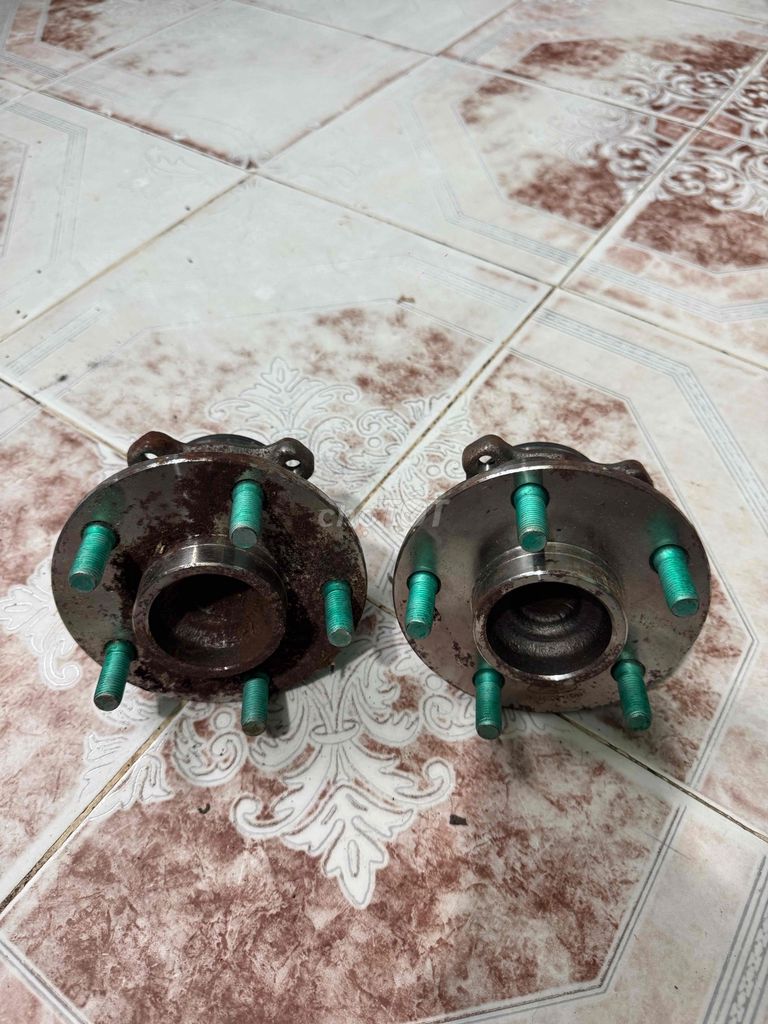 Hàng Mới(1 Cập Bánh Sau Forcus). Mua bán Phụ tùng xe tại Huyện Cái Bè Tiền Giang được đăng bởi Tuấn hình 3