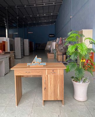 BÀN LÀM VIỆC ; BÀN LÀM VIỆC \BÀN LÀM VIỆC. Mua bán Đồ dùng văn phòng tại Thành phố Biên Hòa Đồng Nai được đăng bởi Xưởng Nội Thất Sài Gòn 