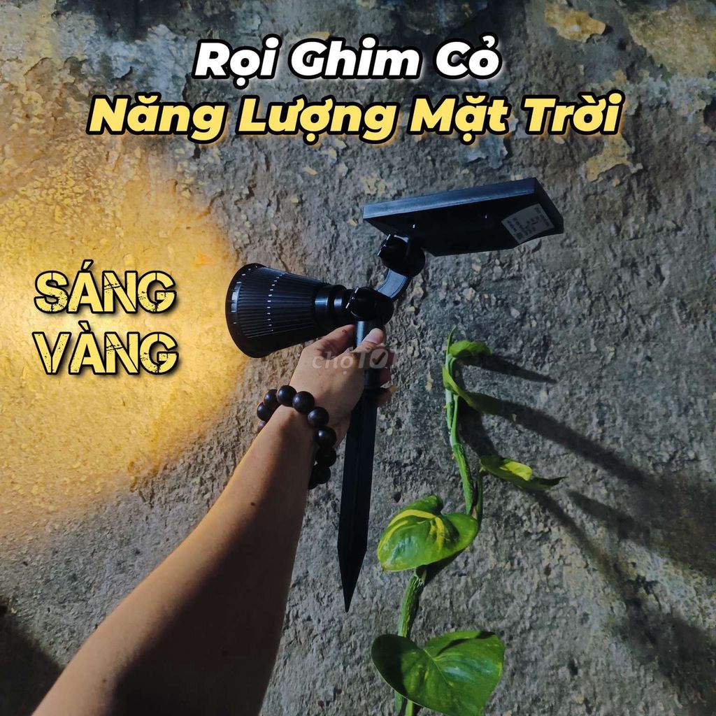 Đèn rọi ghim cỏ Năng Lượng Mặt Trời