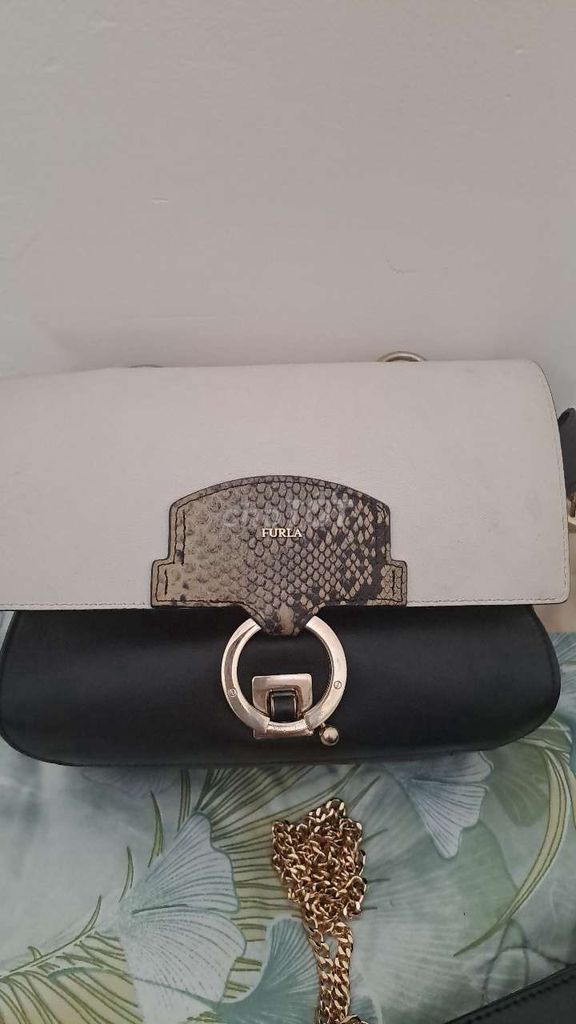 Túi xách FURLA Nữ Trắng, Đen. Mua bán Túi xách tại Quận Bình Tân Tp Hồ Chí Minh được đăng bởi Chị hương hình 1