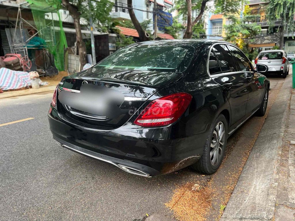 Mercedes-Benz C200 2018 черный 50 000 км