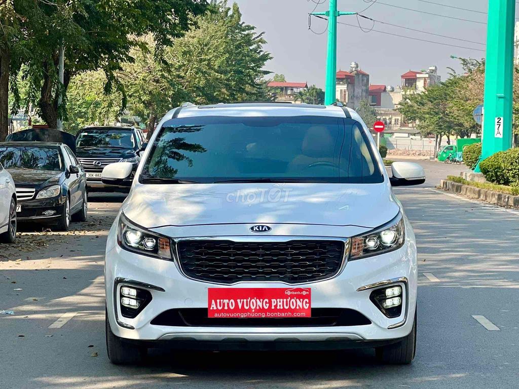 Kia Sedona 2019 Luxury D - 79000 km