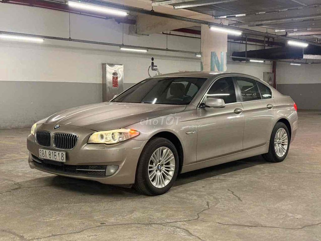 BMW 520i 2014 Песочный, кожа