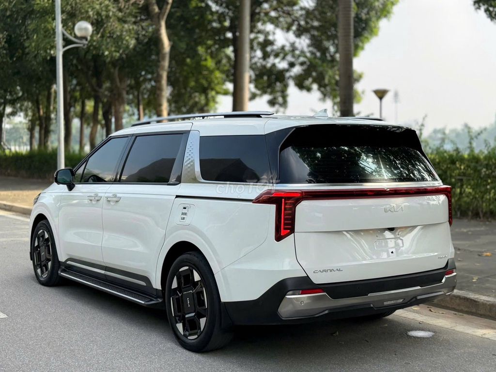 Kia Carnival 2025 Premium 2.2D 8S - 45,000 km.. Mua bán Ô tô tại Thành phố Thủ Đức Tp Hồ Chí Minh được đăng bởi Đức Tứ Bánh hình 8