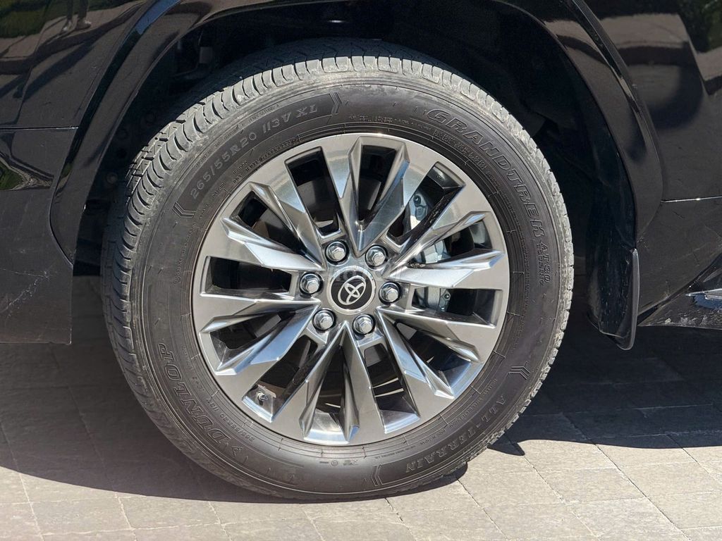 Toyota Land Cruiser 300 VXR V6 2023, Chất Như Mới. Mua bán Ô tô tại Quận Long Biên Hà Nội được đăng bởi Long Biên Cars hình 7