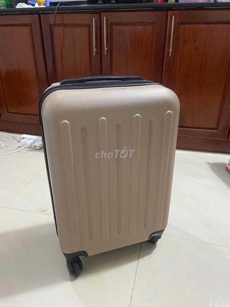 VALI LOCK & LOCK 20 inch. Mua bán Túi xách tại Quận 7 Tp Hồ Chí Minh được đăng bởi Hoàng Nam hình 2