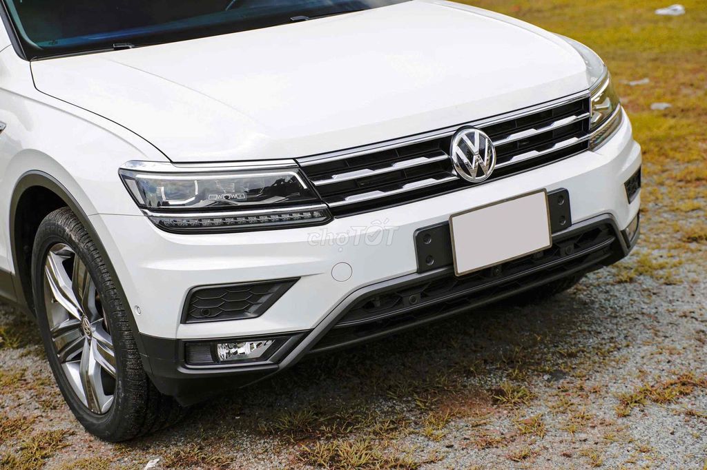 Volkswagen Tiguan Luxury S nhập Mexico 2023 30k km. Mua bán Ô tô tại Quận Gò Vấp Tp Hồ Chí Minh được đăng bởi Kính Đặng Ô Tô Lướt hình 3