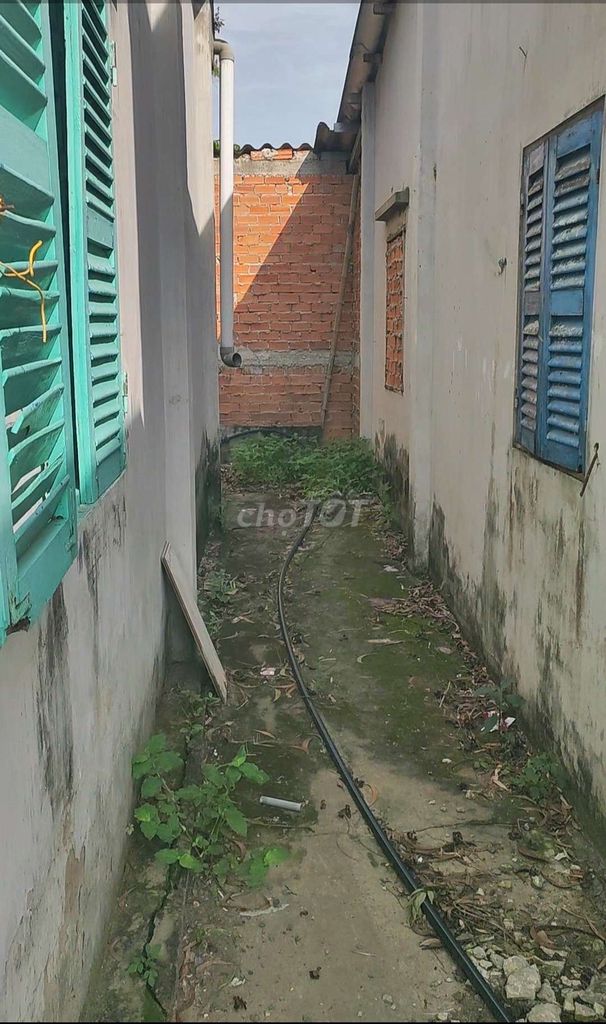 Nhà cấp 4 cũ bán gấp