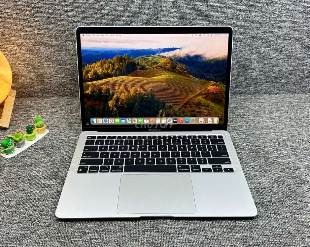 Macbook Air 202O° M1 - Silver - Máy đẹp - Pin tốt