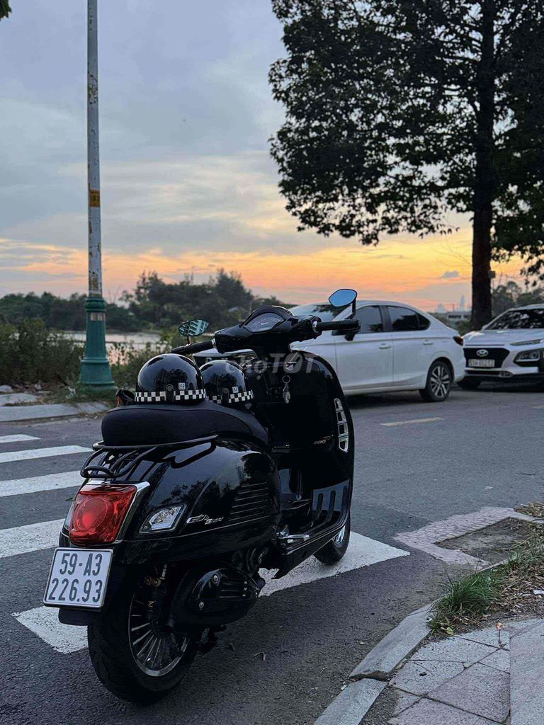 Piaggio Vespa GTS Super Sport 2019 Đen. Mua bán Xe máy tại Thành phố Thủ Đức Tp Hồ Chí Minh được đăng bởi TRỊNH QUỐC BẢO hình 2