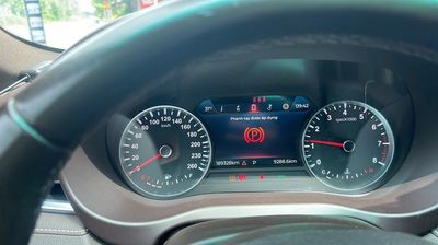 VinFast Lux A2.0 Turbo Trắng 189328 km