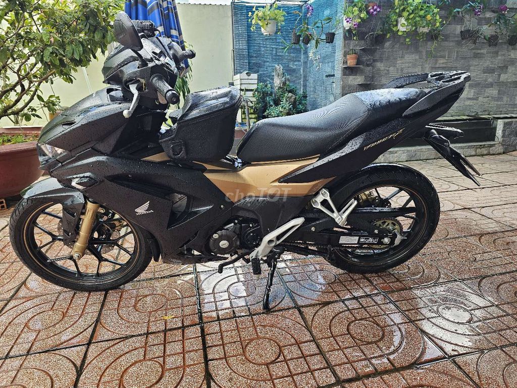 WinnerX V3 Abs vàng đen 10k km máy zin, lốp zin. Mua bán Xe máy tại Thành phố Vĩnh Long Vĩnh Long được đăng bởi Nguyễn Hoàng Tiến hình 2